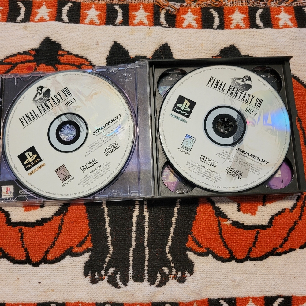 Final Fantasy 8 and 9 for PlayStation - Picture 3 of 10